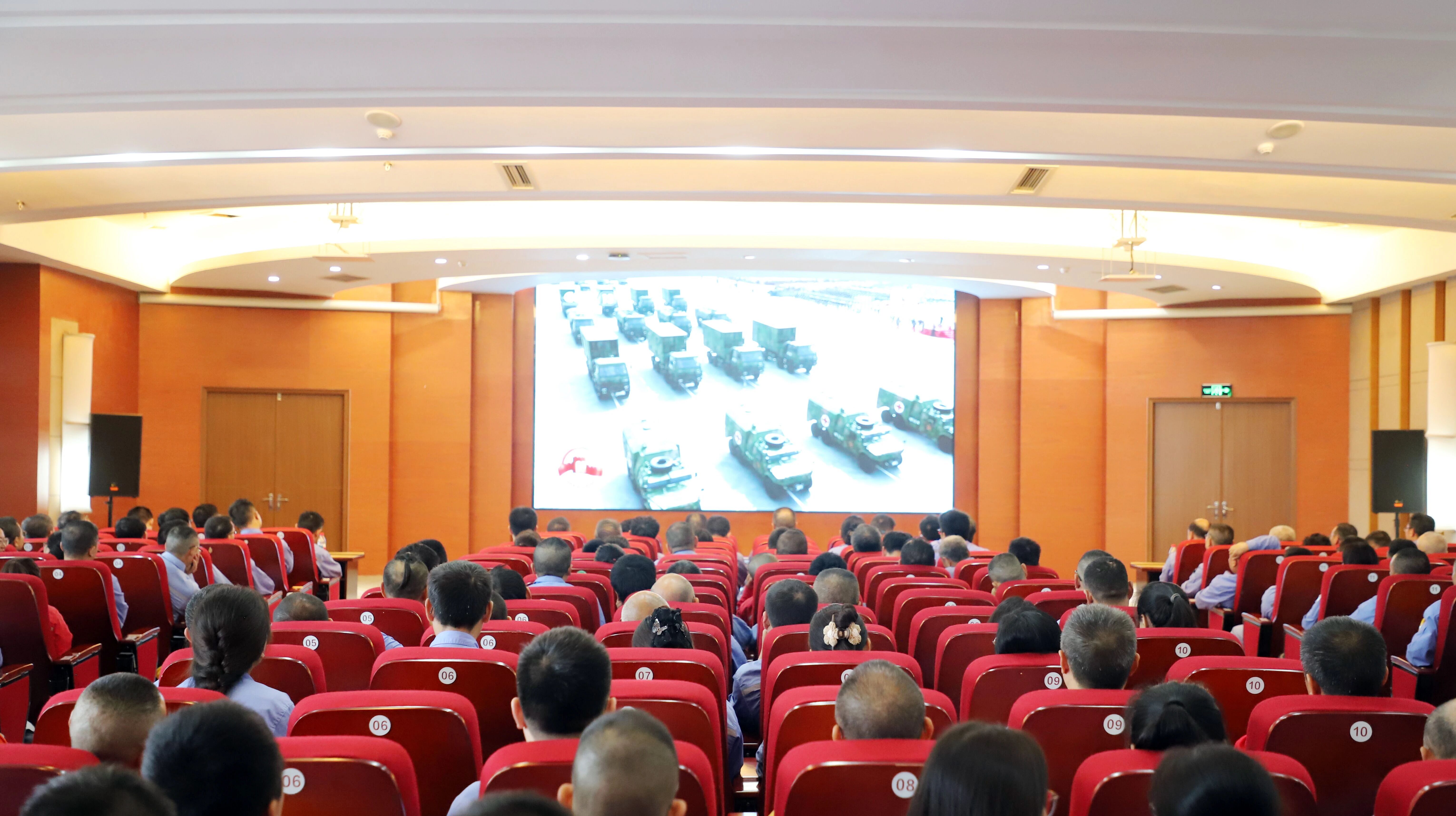 銘記歷史   勇毅前行